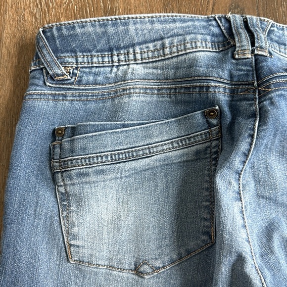 Democracy Jean. Women’s size 10. Great stretch! - Picture 8 of 8